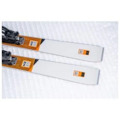 Kastle Pack Esquí Alpino Mx88 + Fij 25 Kastle Pack Esquí Alpino Mx88 + Fij -Glisshop b9a33295c40a4b692aec9f0a7471a9624b955ce4 H23KAESSKI267739 902